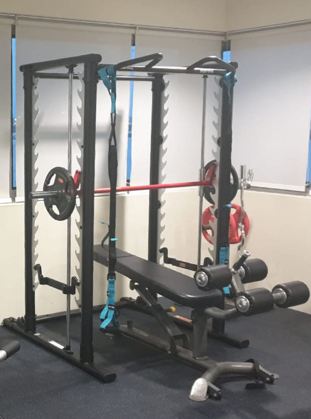 Power Racks vs Smith Machines: Which Is Better for Commercial Gyms?